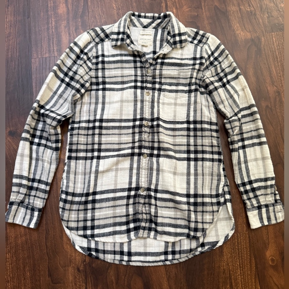 American Eagle Outfitters Black and White Flannel 100% Cotton